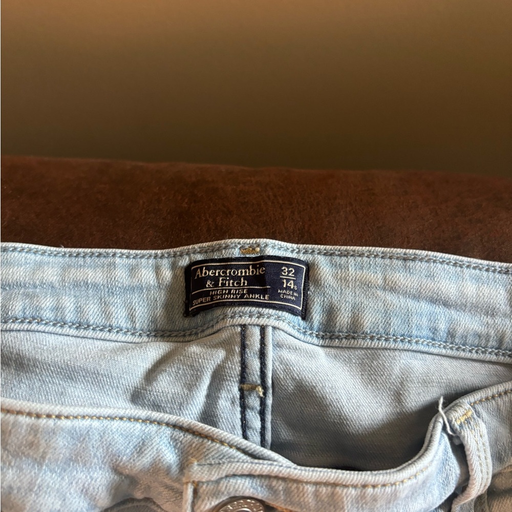 Jeans - Picture 2 of 2